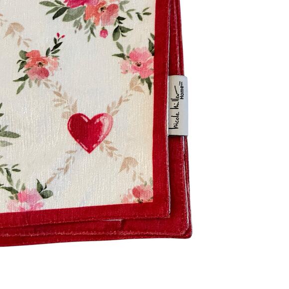 Nicole Miller Valentines Day Heart Placemats 13x19 Pink & Red Floral Set 4 New - Picture 10 of 12